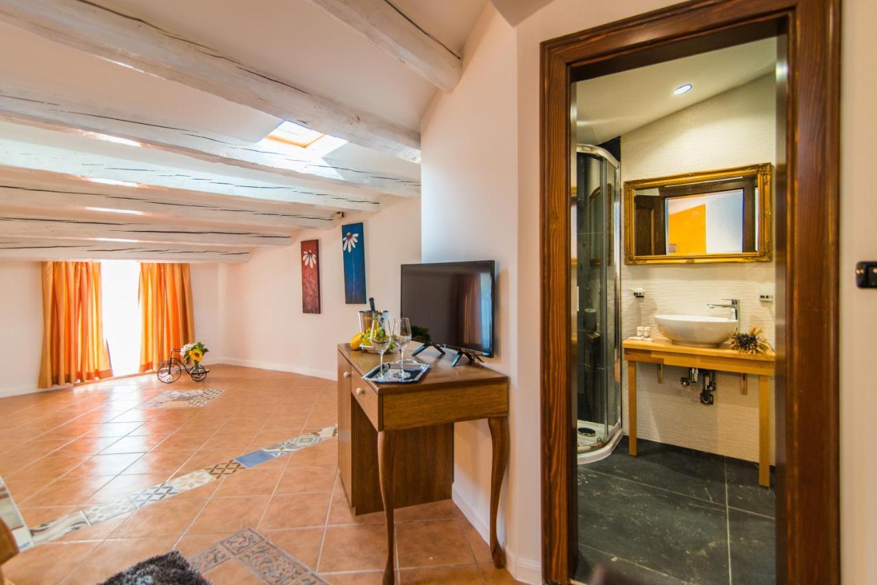Bella Natka Bed And Breakfast ロヴィニ エクステリア 写真